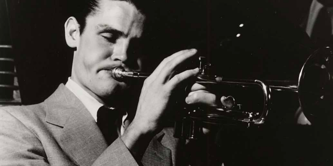 El músico de jazz Chet Baker en concierto