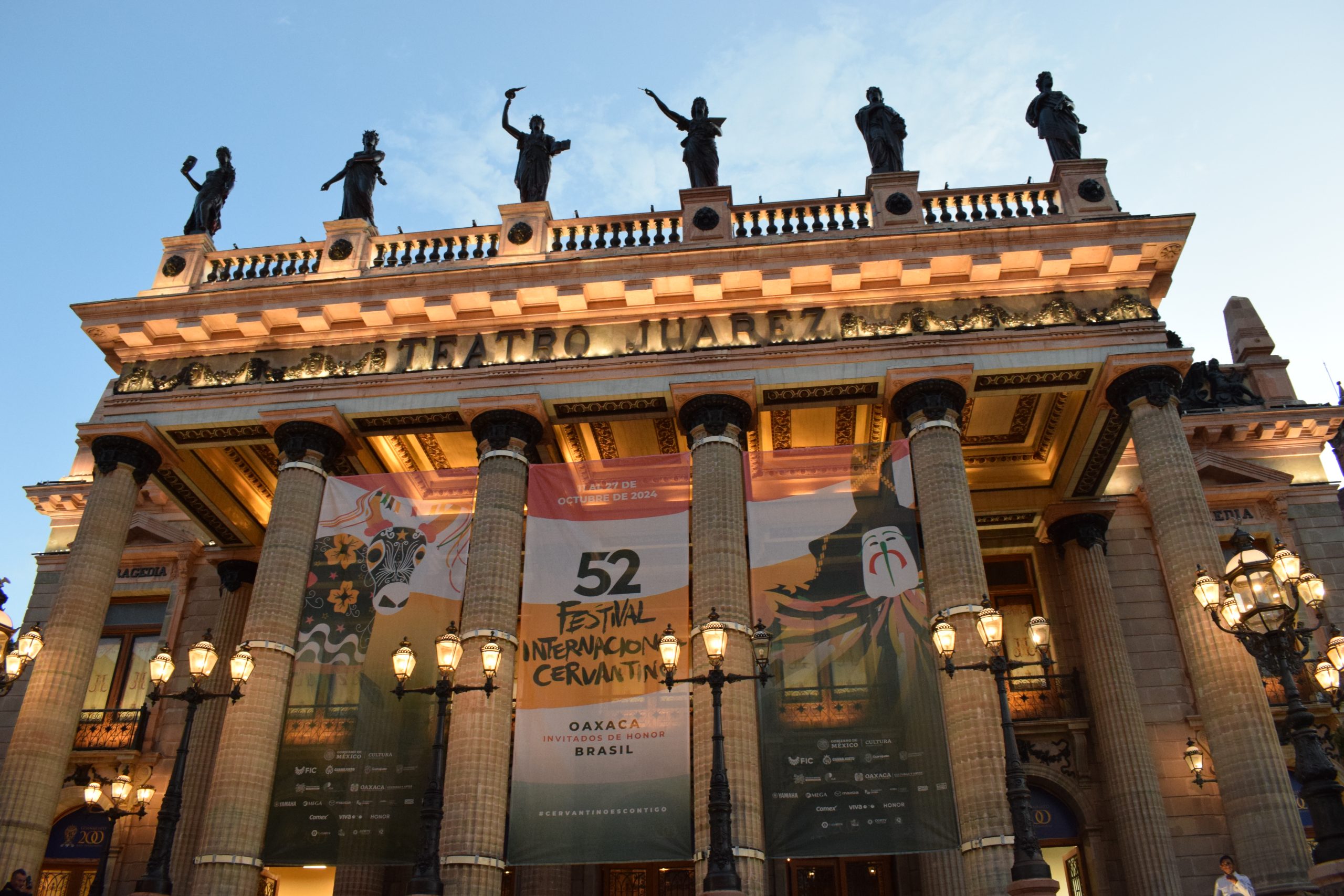 Emblema cervantino Teatro Juárez Radio México Internacional
